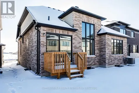 11 Sun Valley Avenue Wasaga Beach ON L9Z 0N6