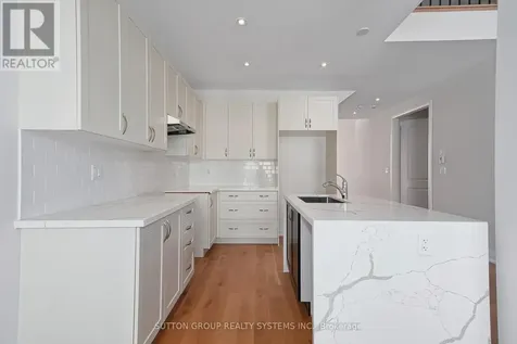 11 Sun Valley Avenue Wasaga Beach ON L9Z 0N6