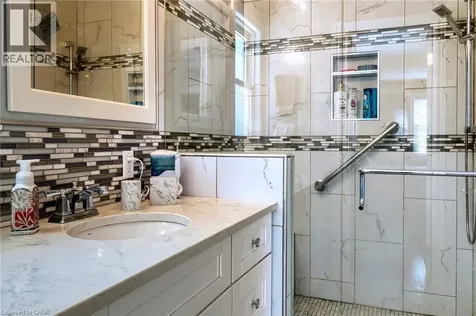 108 Queensway Drive St. Jacobs ON N0B 2N0