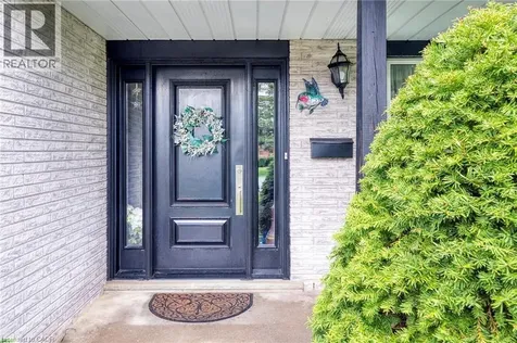 108 Queensway Drive St. Jacobs ON N0B 2N0