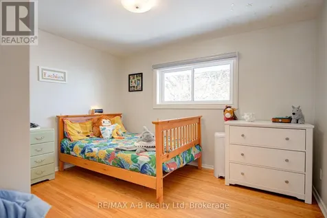 19 Linton Place Kitchener ON N2B 2K1