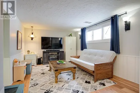 19 Linton Place Kitchener ON N2B 2K1