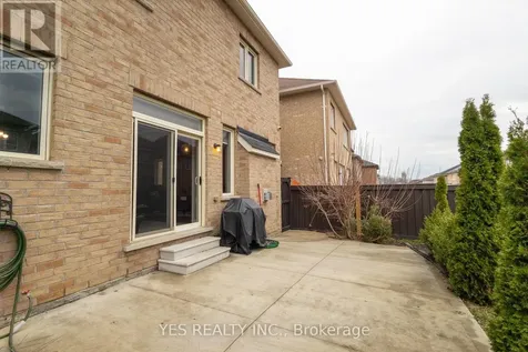34 Newhouse Boulevard Caledon ON L7C 4A1