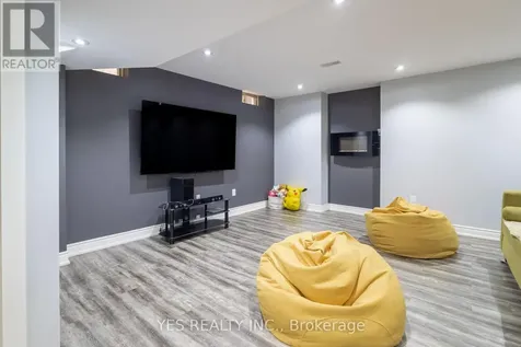 34 Newhouse Boulevard Caledon ON L7C 4A1