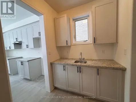 30 Rosanne Circle Wasaga Beach ON L9Z 0N3