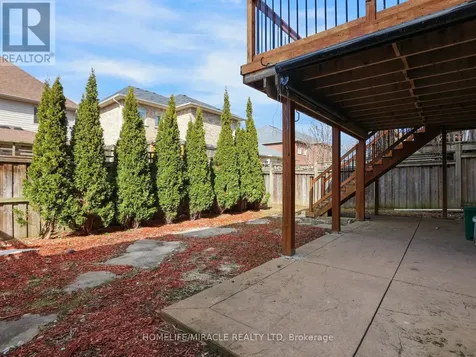584 Pinery Trail Waterloo ON N2V 2Y3