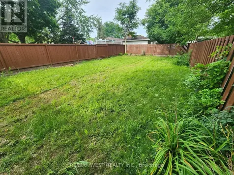 10658 Atwater Crescent Windsor ON N8R 1N6