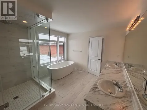 24 Federica Crescent Wasaga Beach ON L9Z 0N5