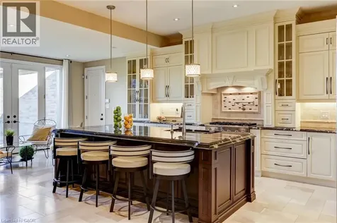 55 Tews Lane Dundas ON L9H 7N4