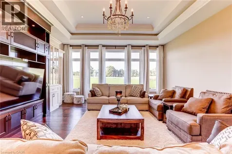 55 Tews Lane Dundas ON L9H 7N4