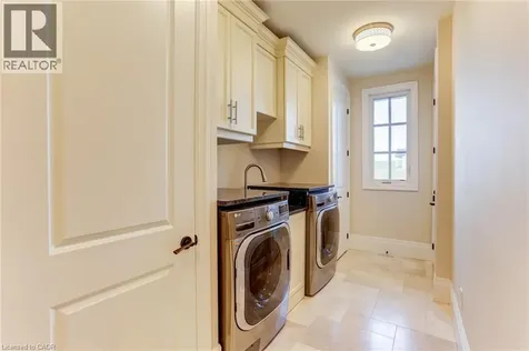55 Tews Lane Dundas ON L9H 7N4