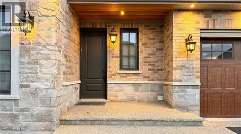 55 Tews Lane Dundas ON L9H 7N4