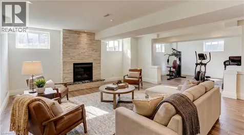 55 Tews Lane Dundas ON L9H 7N4