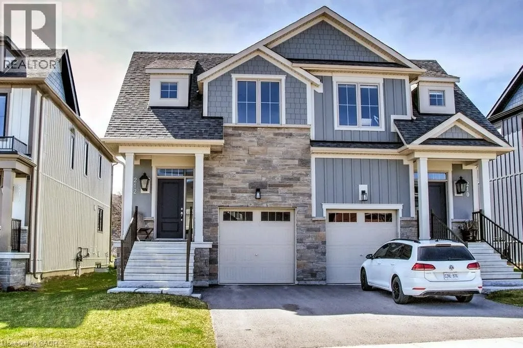 212 Courtland Street The Blue Mountains ON L9Y 4E4