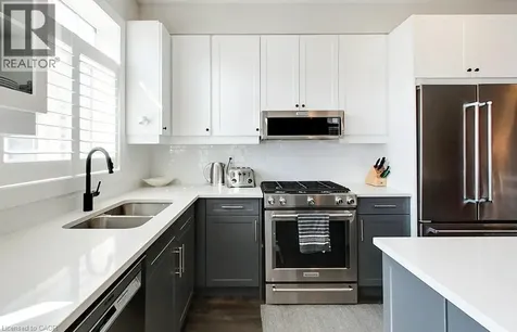 212 Courtland Street The Blue Mountains ON L9Y 4E4