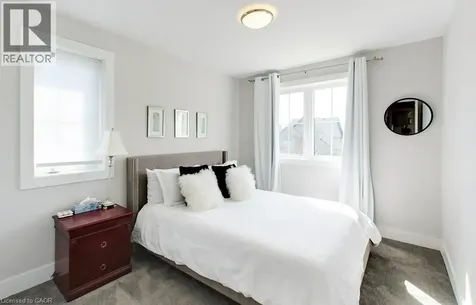 212 Courtland Street The Blue Mountains ON L9Y 4E4