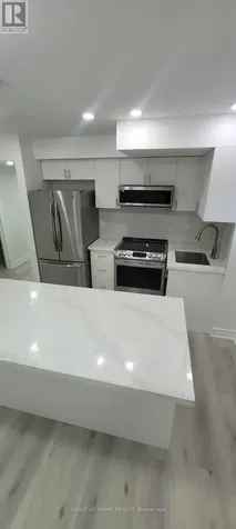 32 Auckland Drive East Whitby ON L1P 0G6