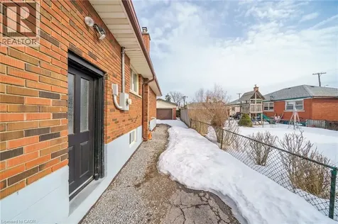 8 Shynal Avenue Hamilton ON L8H 6K1