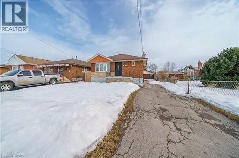 8 Shynal Avenue Hamilton ON L8H 6K1