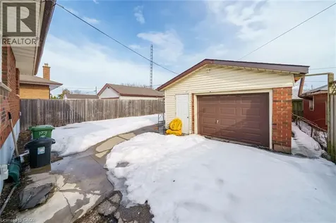 8 Shynal Avenue Hamilton ON L8H 6K1