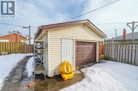 8 Shynal Avenue Hamilton ON L8H 6K1
