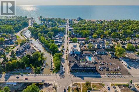 10142 Pinery Bluffs Road Lambton Shores ON N0M 1T0