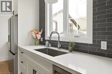 128 Canada Street Hamilton ON L8P 1P5