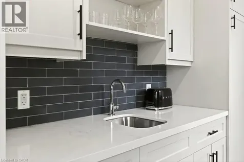 128 Canada Street Hamilton ON L8P 1P5