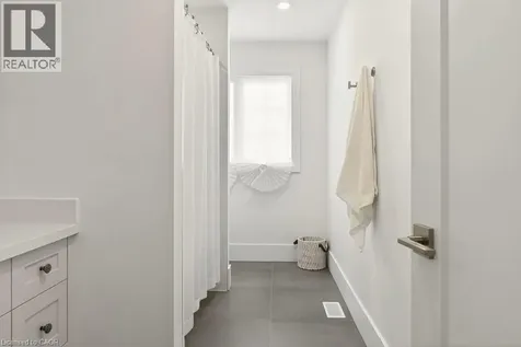 128 Canada Street Hamilton ON L8P 1P5