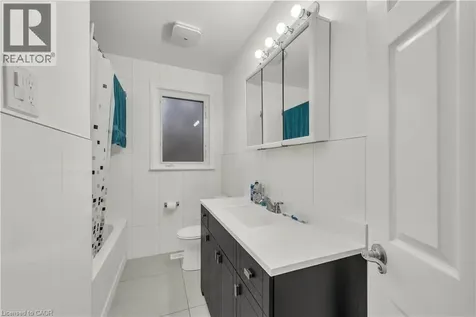 39 Bland Avenue Stoney Creek ON L8G 3R2