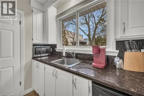39 Bland Avenue Stoney Creek ON L8G 3R2
