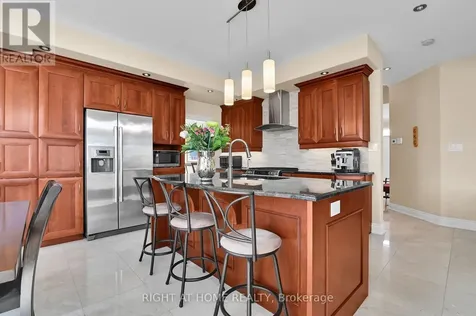131 Issam Private Ottawa ON K1T 4B6