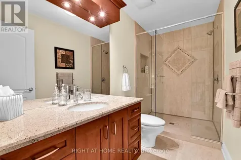 131 Issam Private Ottawa ON K1T 4B6