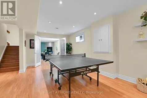 131 Issam Private Ottawa ON K1T 4B6