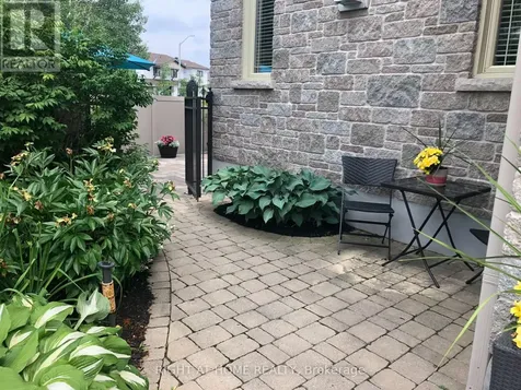 131 Issam Private Ottawa ON K1T 4B6