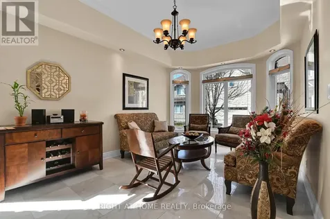 131 Issam Private Ottawa ON K1T 4B6
