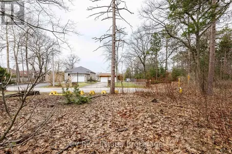 8 Poplar Street Wasaga Beach ON L9Z 2X5