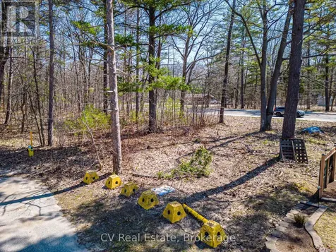 8 Poplar Street Wasaga Beach ON L9Z 2X5