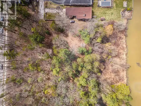 8 Poplar Street Wasaga Beach ON L9Z 2X5