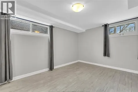 42 Grace Leamington ON N8H 1K9
