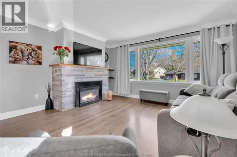 42 Grace Leamington ON N8H 1K9