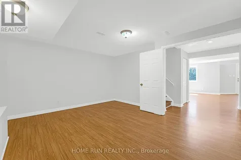 5 Cheltonia Way Ottawa ON K2T 1G1