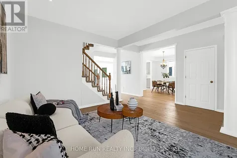 5 Cheltonia Way Ottawa ON K2T 1G1