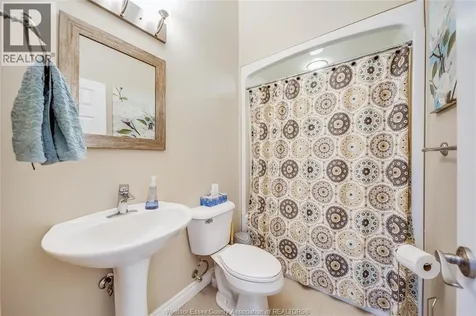 12337 Candlewood Drive Tecumseh ON N9K 0A3