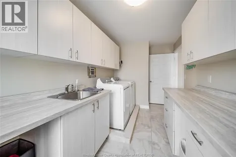 12337 Candlewood Drive Tecumseh ON N9K 0A3