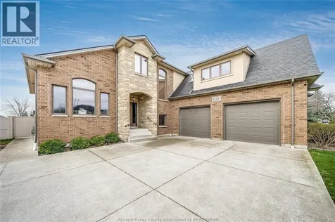 12337 Candlewood Drive Tecumseh ON N9K 0A3