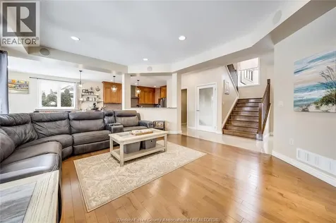 12337 Candlewood Drive Tecumseh ON N9K 0A3