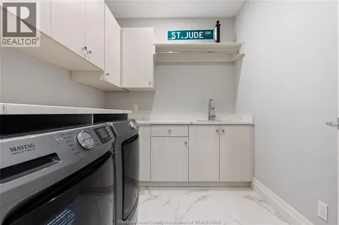 960 Street Jude Court Windsor ON N9G 0B7