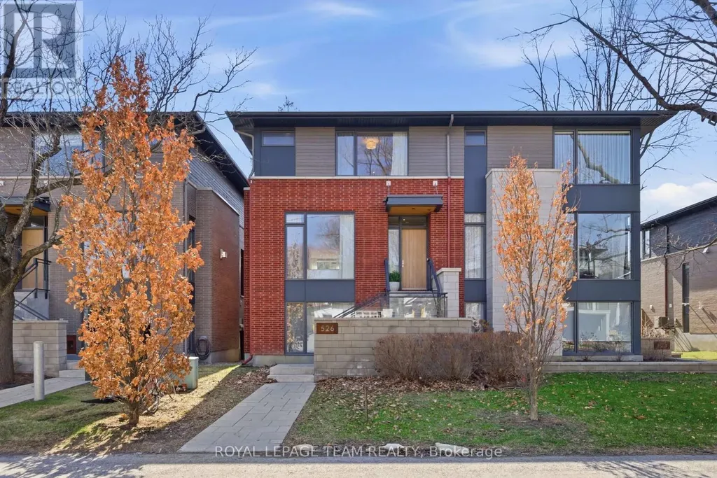 526 Edison Avenue Ottawa ON K2A 3Y5