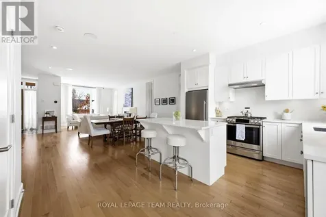 526 Edison Avenue Ottawa ON K2A 3Y5